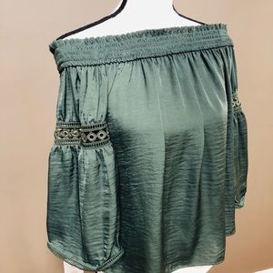 Jennifer Lopez off shoulder top